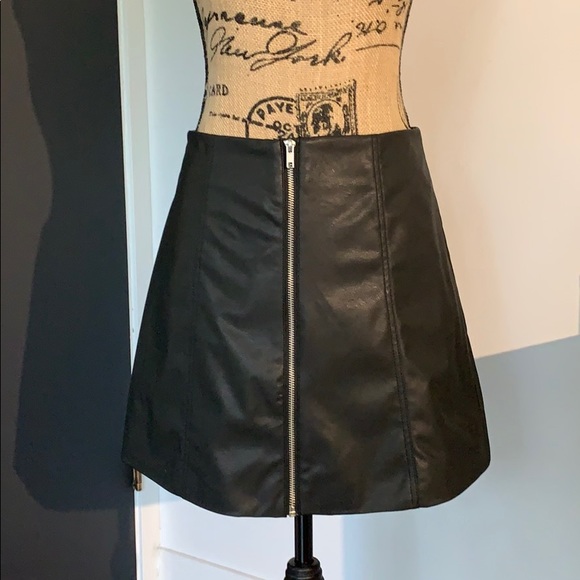 Leather skirt - Picture 1 of 5